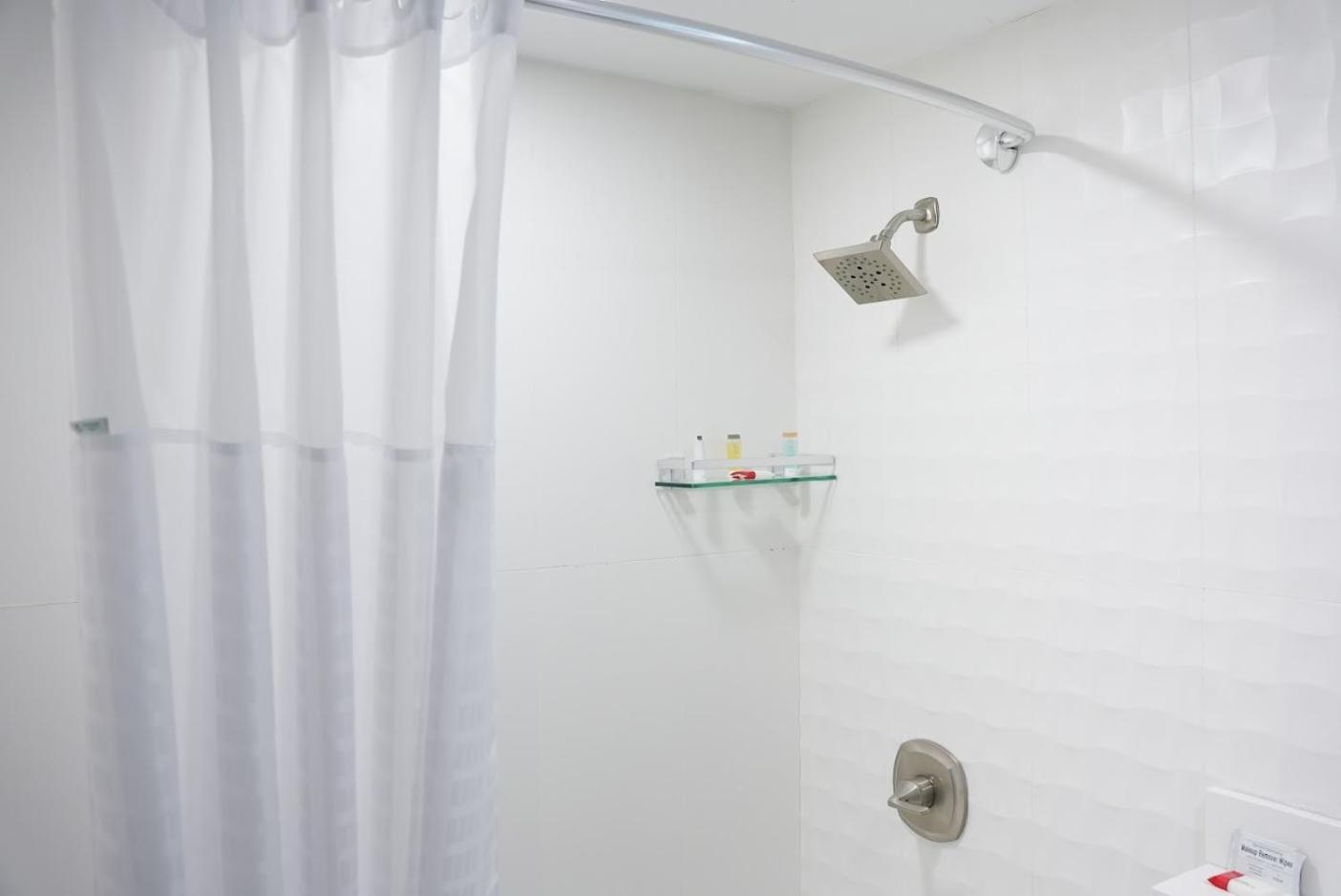 מלון אירווינג Ramada By Wyndham Dfw Airport מראה חיצוני תמונה