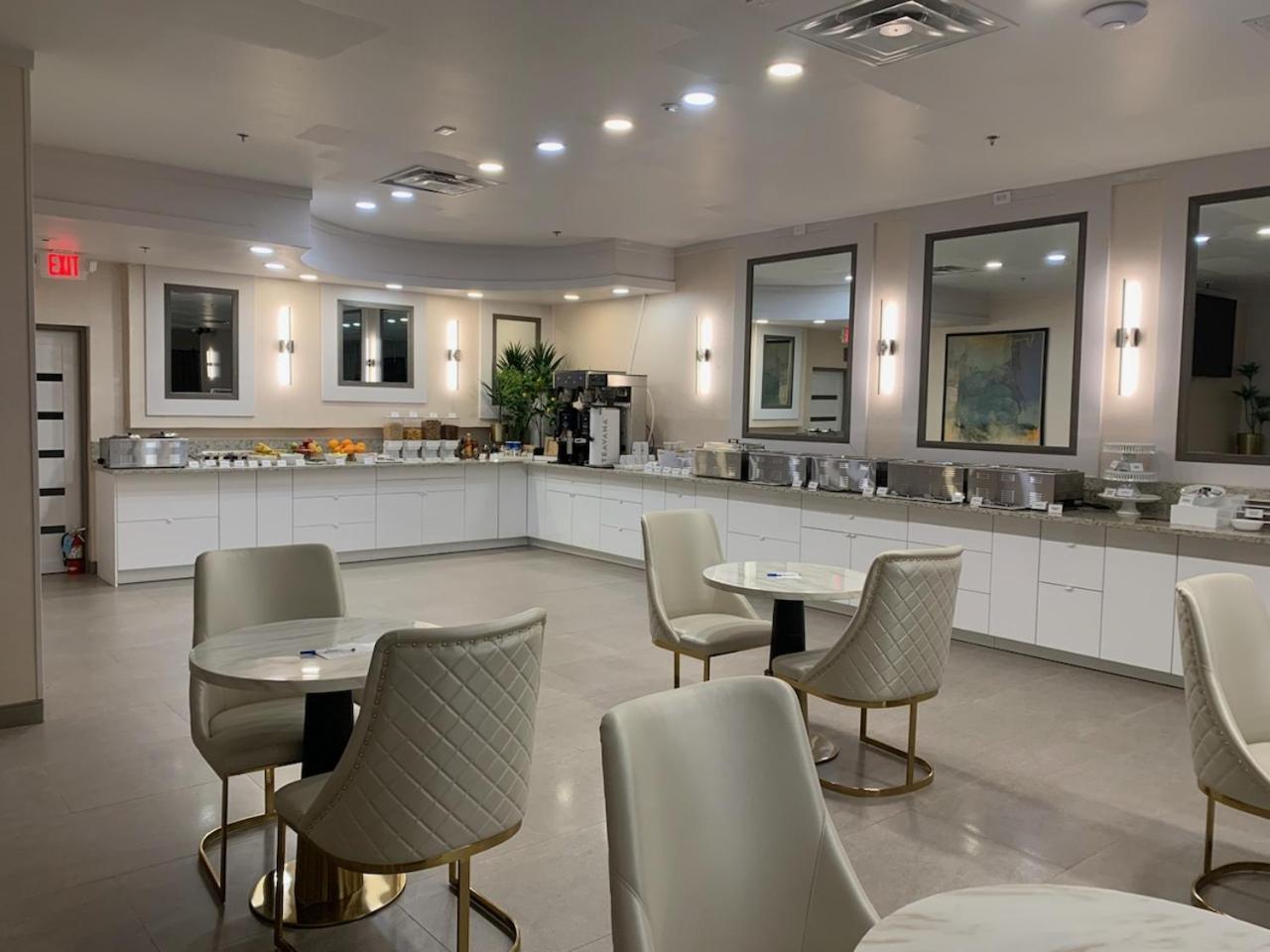 מלון אירווינג Ramada By Wyndham Dfw Airport מראה חיצוני תמונה