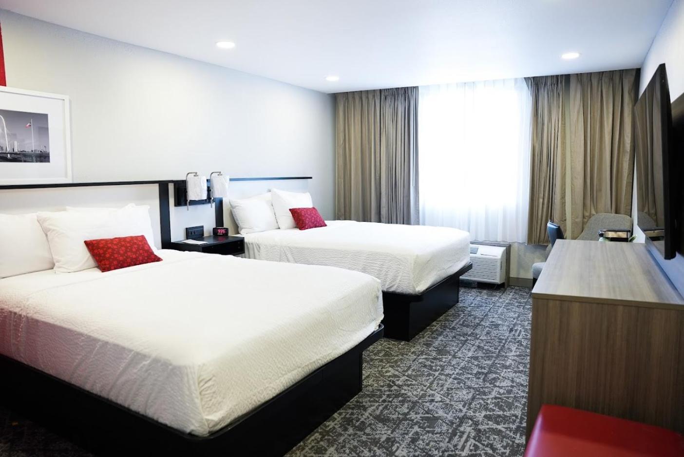 מלון אירווינג Ramada By Wyndham Dfw Airport מראה חיצוני תמונה