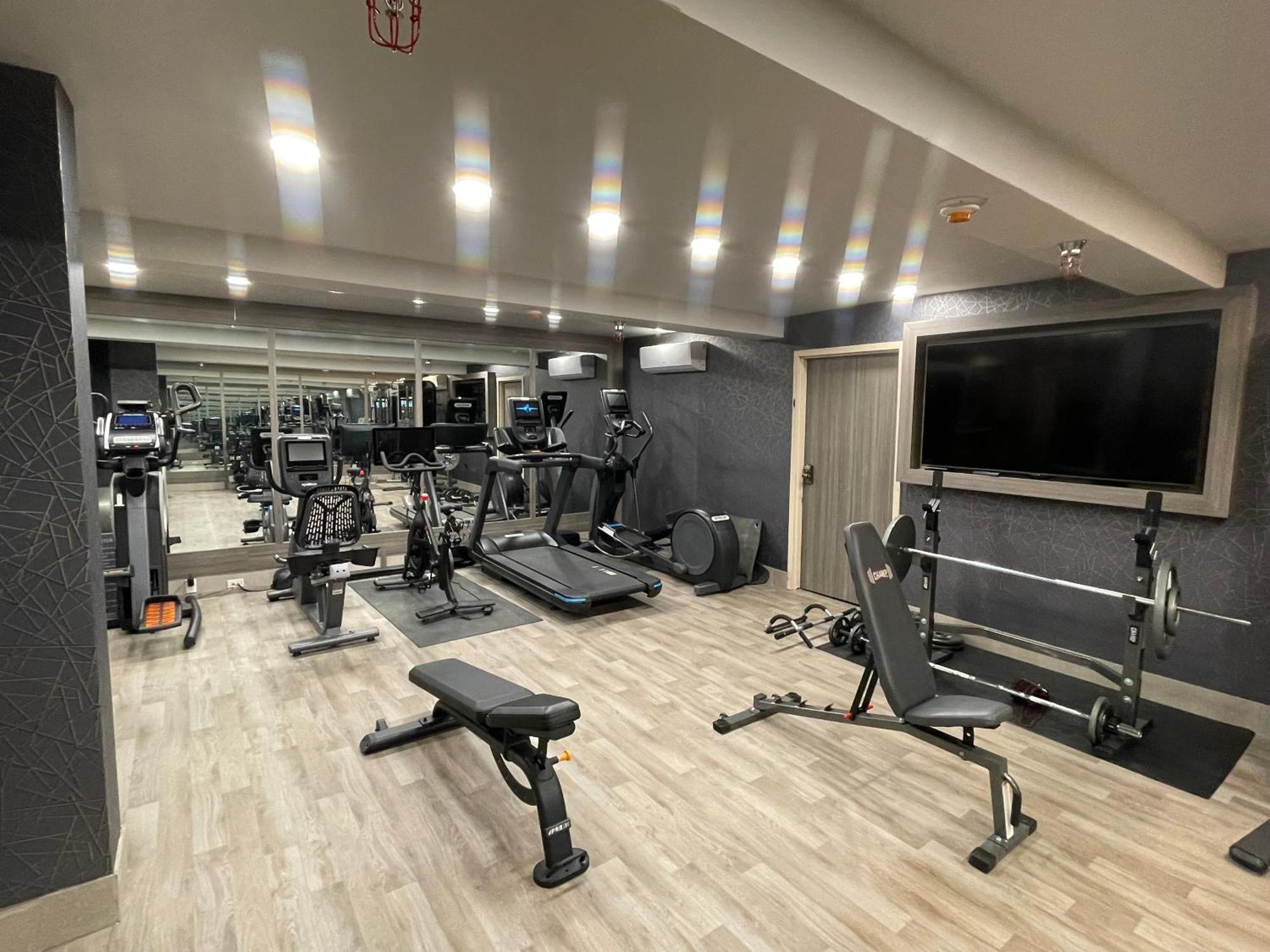מלון אירווינג Ramada By Wyndham Dfw Airport מראה חיצוני תמונה